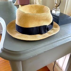 Start hat with black ribbon.